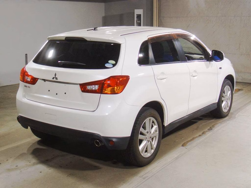 MITSUBISHI RVR
