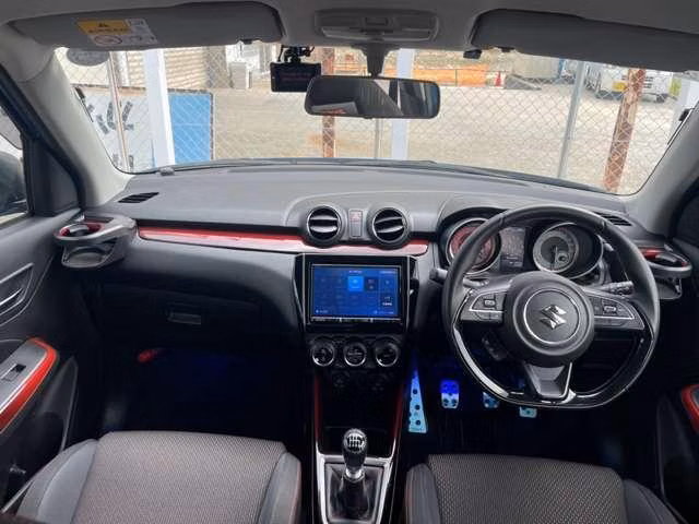 SUZUKI SWIFT