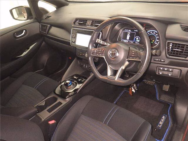 NISSAN LEAF