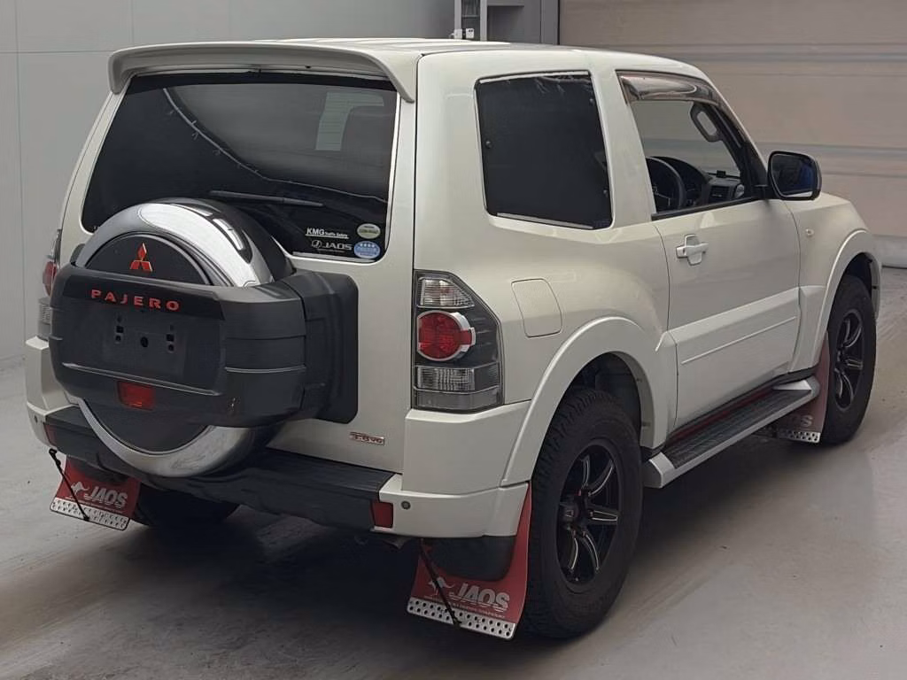 MITSUBISHI PAJERO