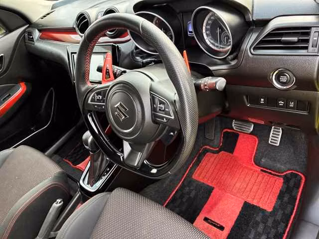 SUZUKI SWIFT
