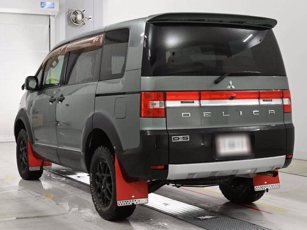 MITSUBISHI DELICA D:5