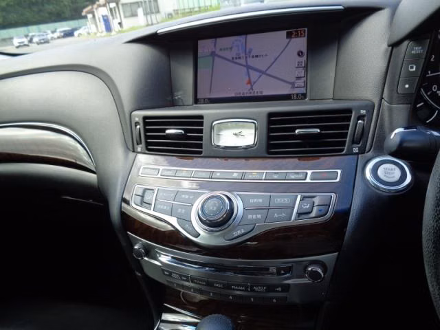 NISSAN FUGA