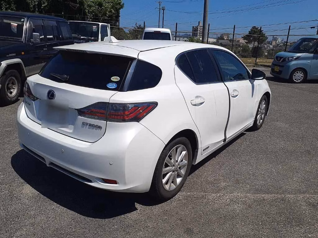 LEXUS CT200H