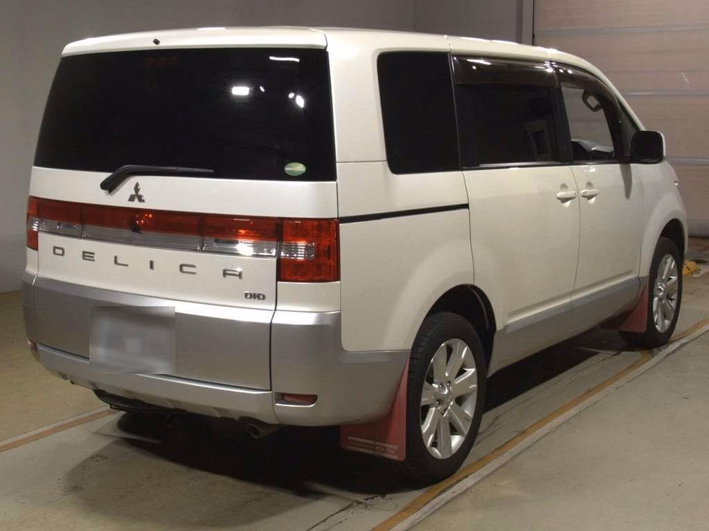 MITSUBISHI DELICA D:5