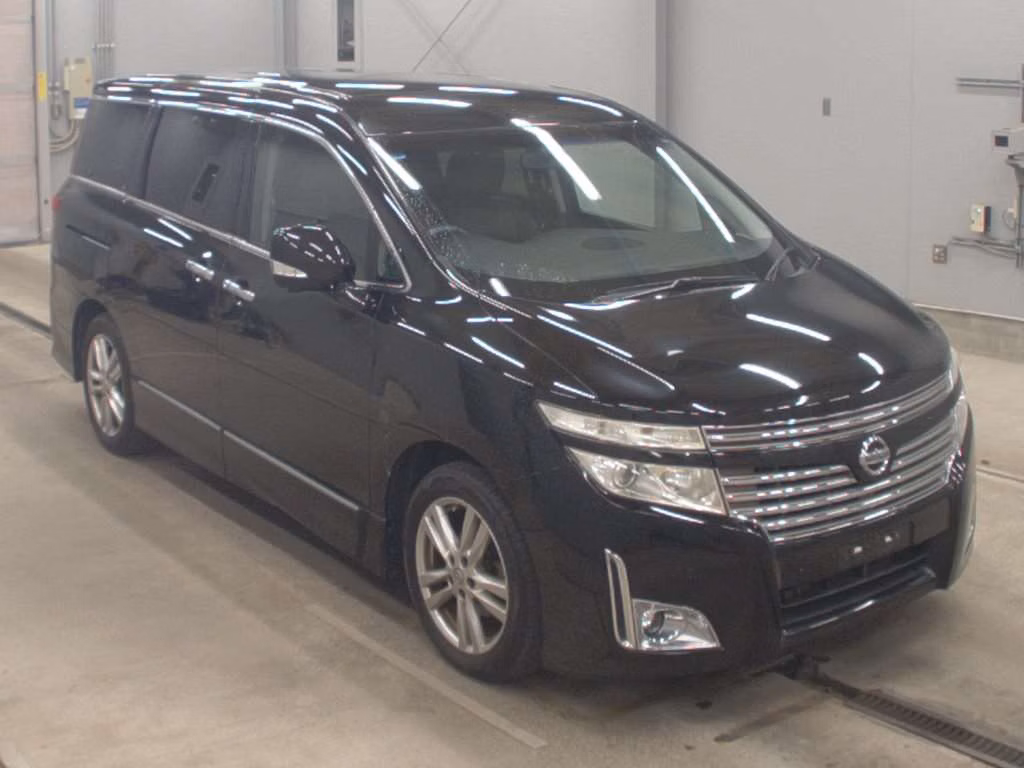 NISSAN ELGRAND