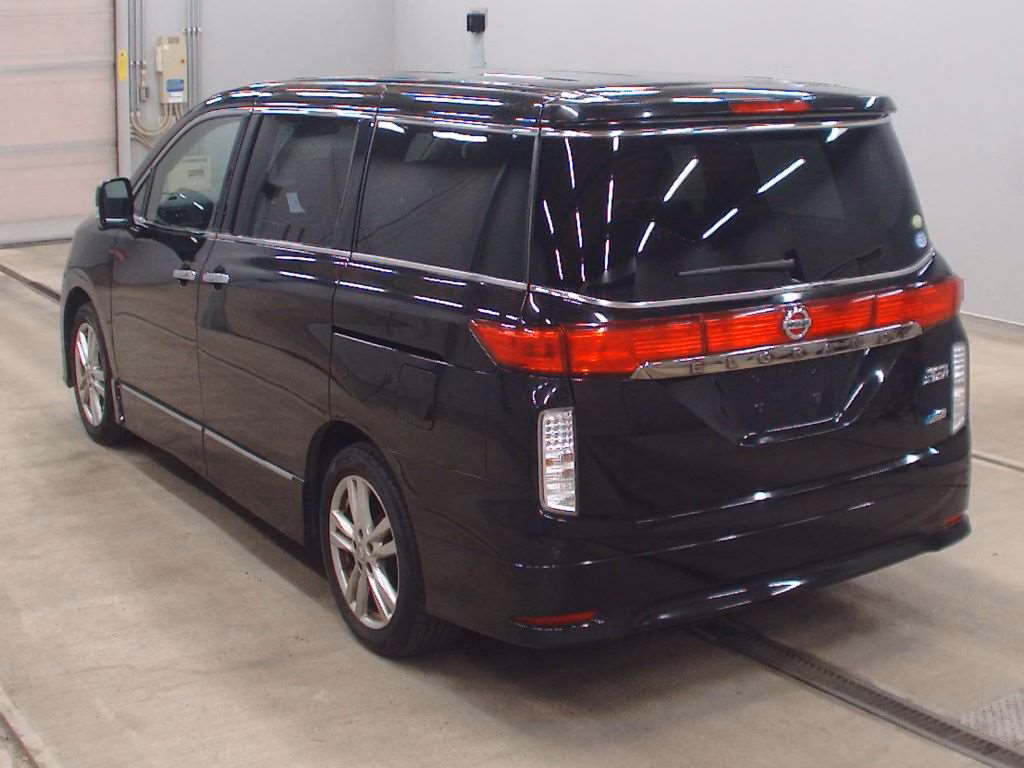 NISSAN ELGRAND
