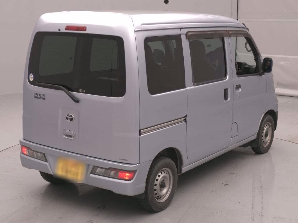 TOYOTA PIXIS VAN