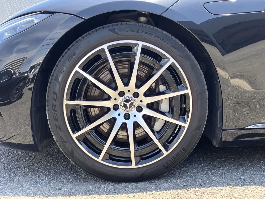 MERCEDES-BENZ EQS