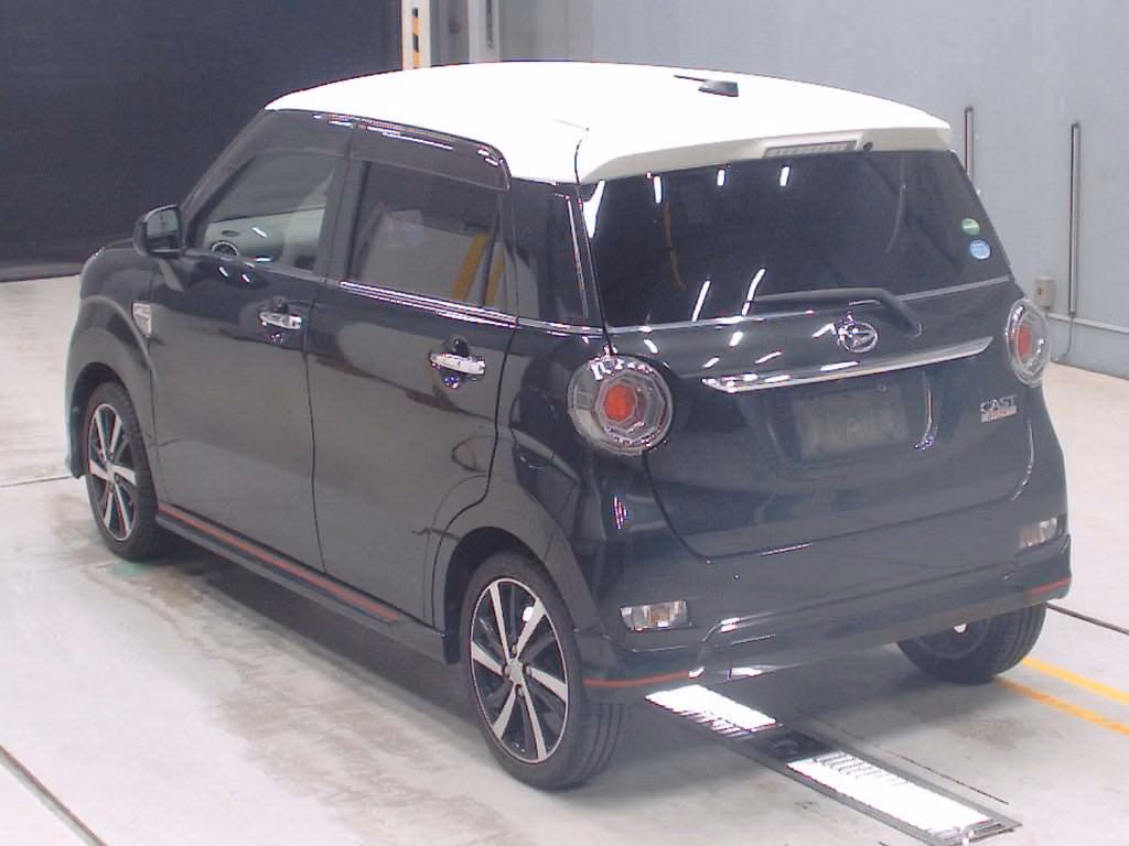 DAIHATSU CAST