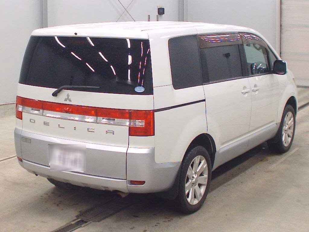 MITSUBISHI DELICA D:5