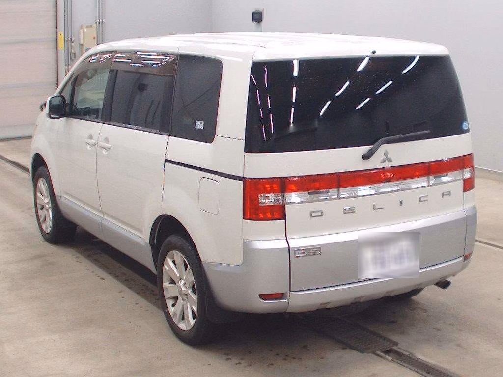 MITSUBISHI DELICA D:5