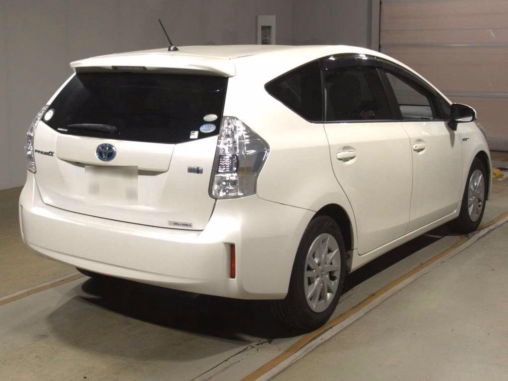 TOYOTA PRIUS ALPHA