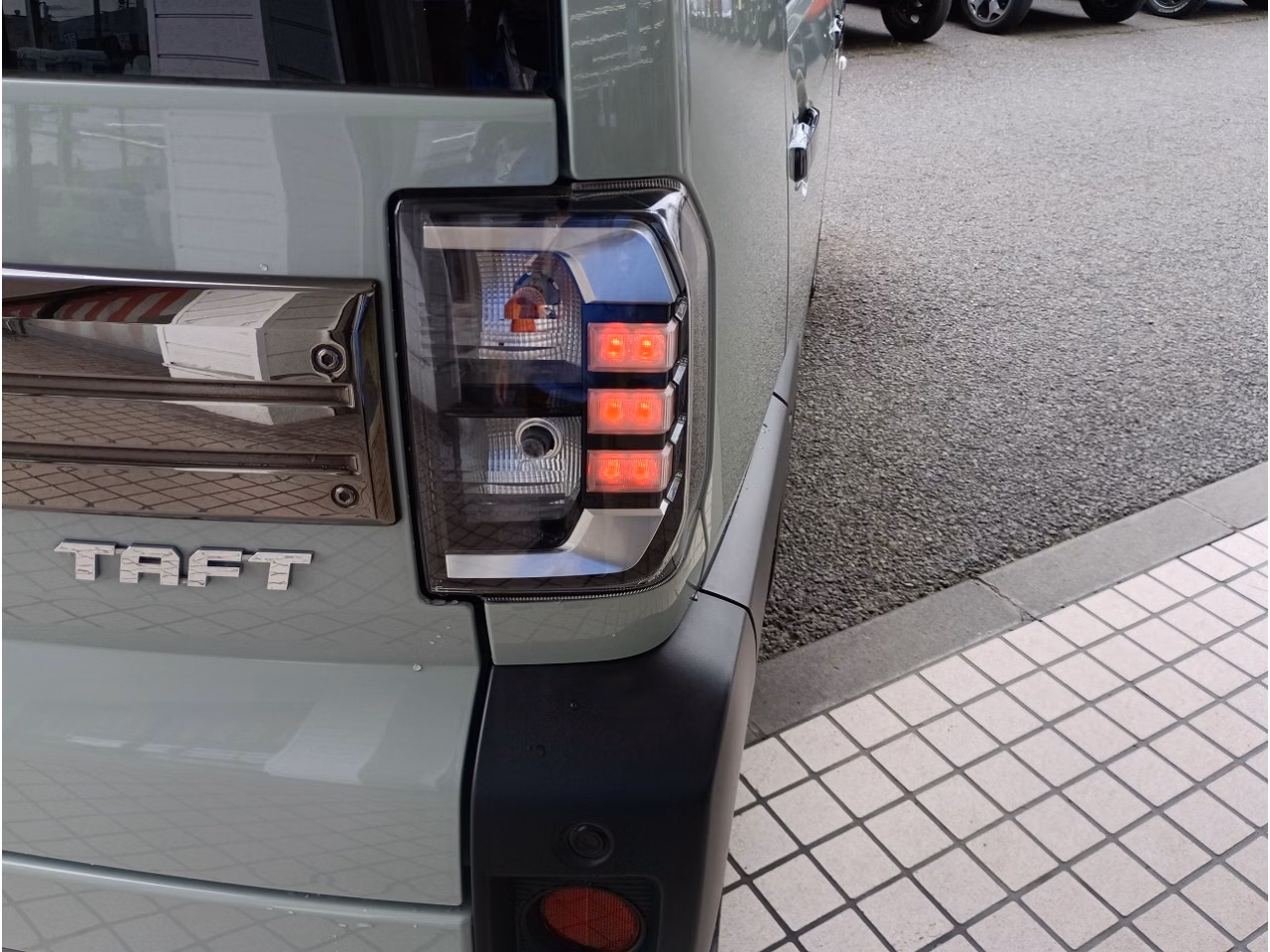 DAIHATSU TAFT
