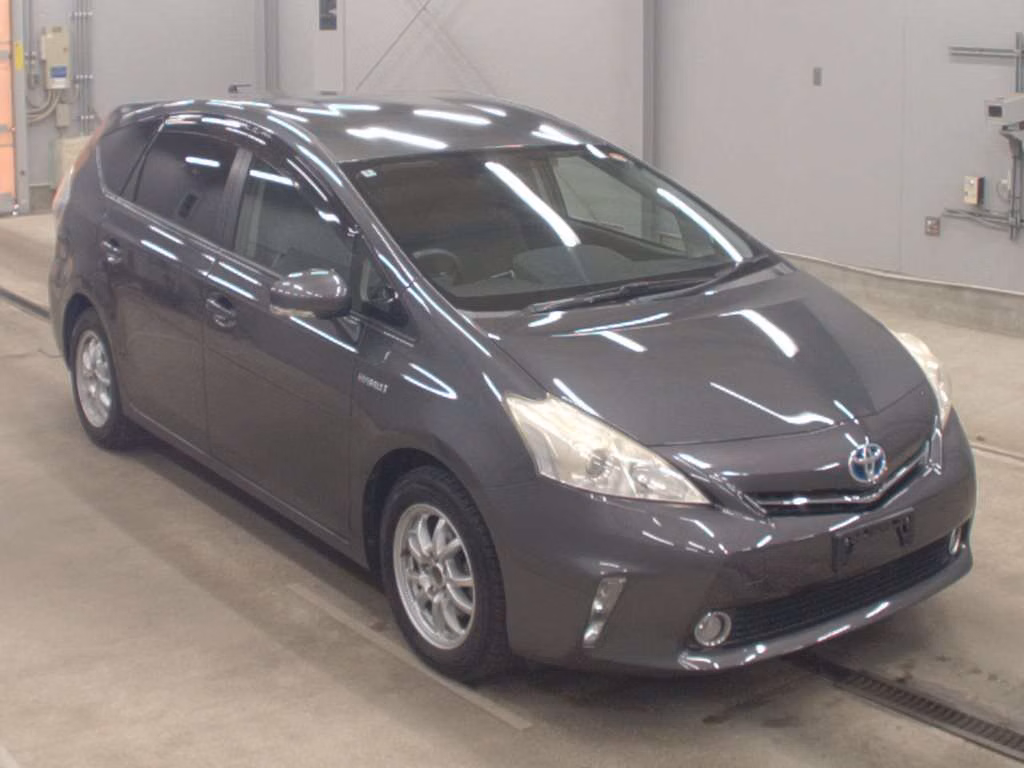TOYOTA PRIUS ALPHA