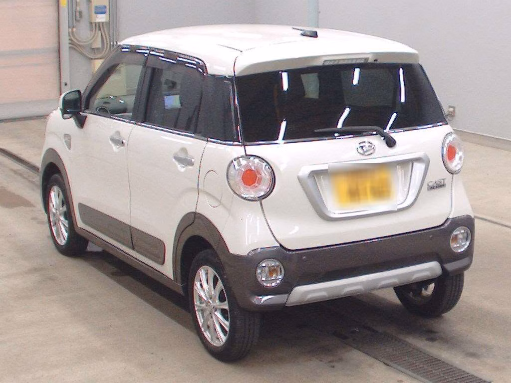 DAIHATSU CAST