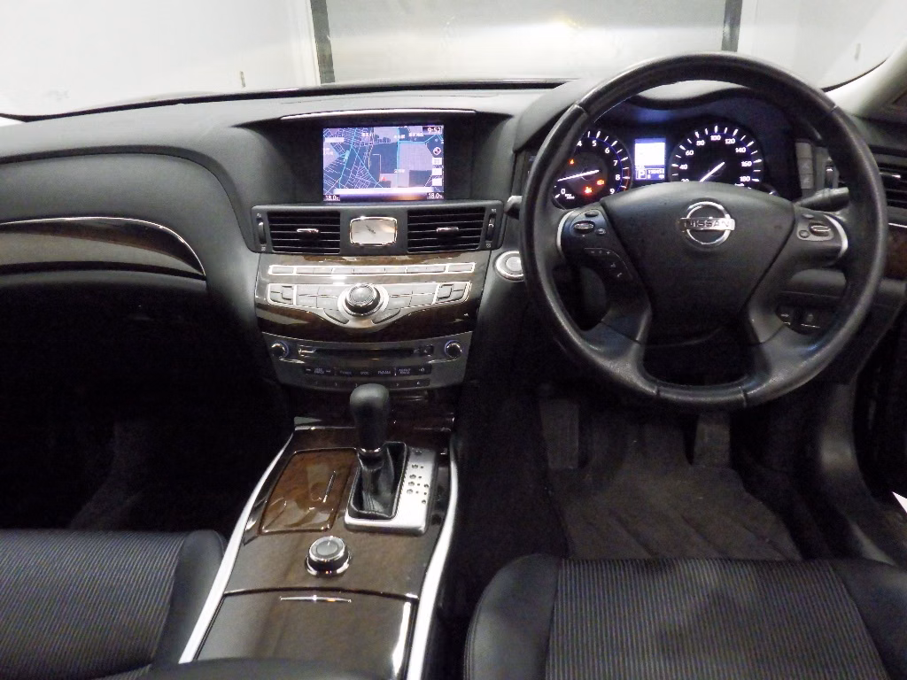 NISSAN FUGA
