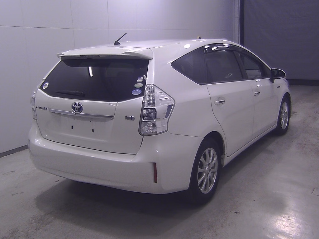 TOYOTA PRIUS ALPHA
