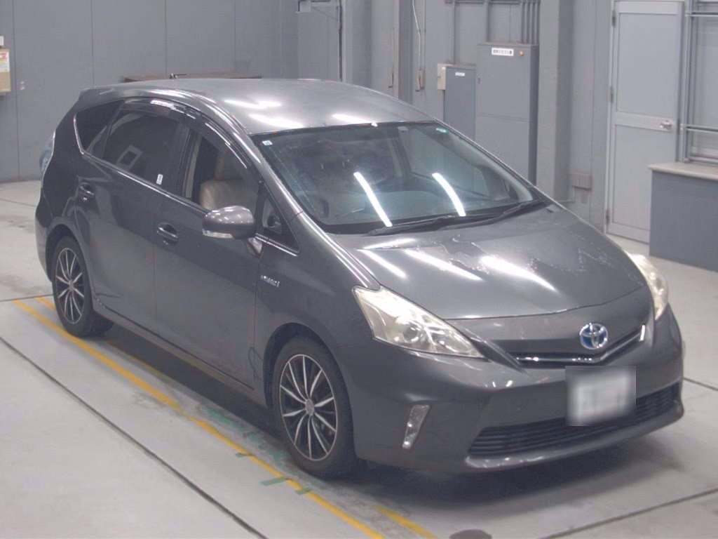 TOYOTA PRIUS ALPHA