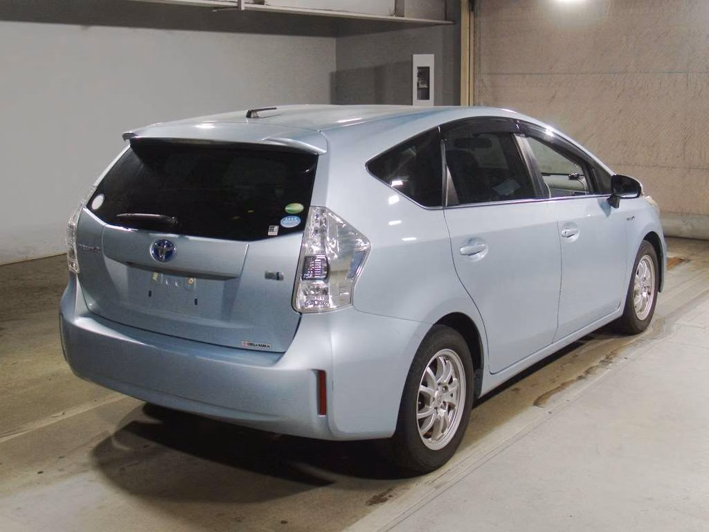 TOYOTA PRIUS ALPHA