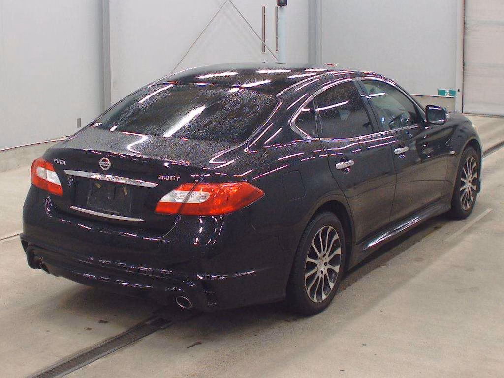 NISSAN FUGA