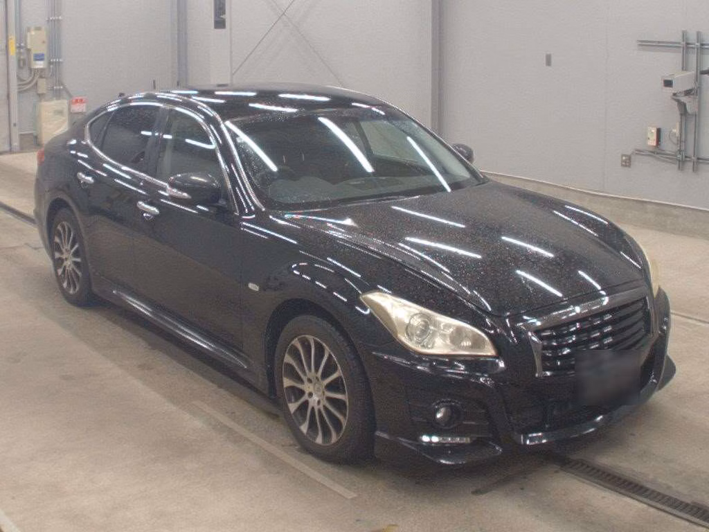 NISSAN FUGA