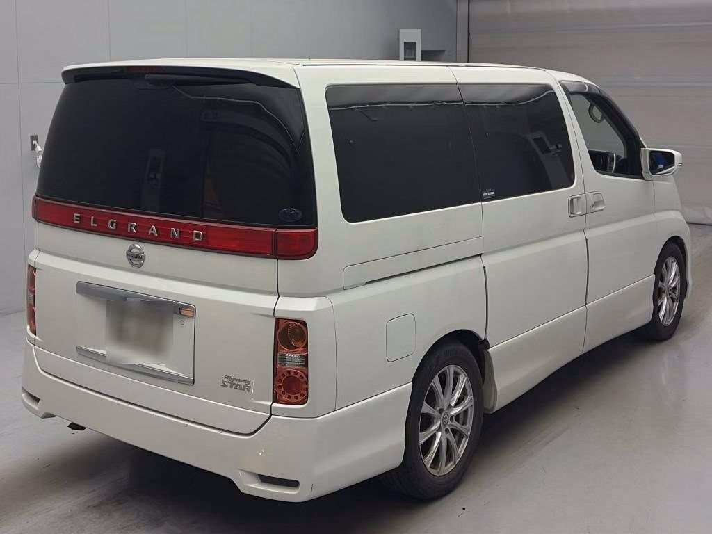 NISSAN ELGRAND