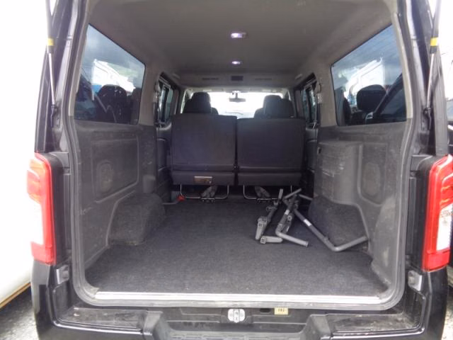 NISSAN NV350 CARAVAN