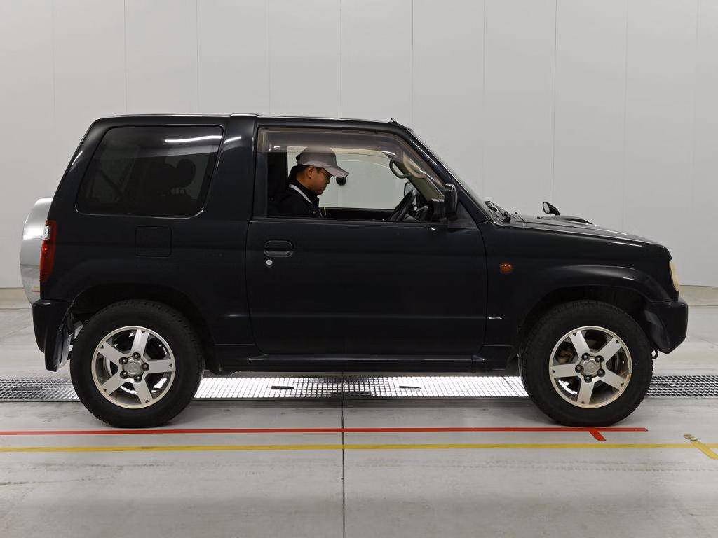 MITSUBISHI PAJERO MINI
