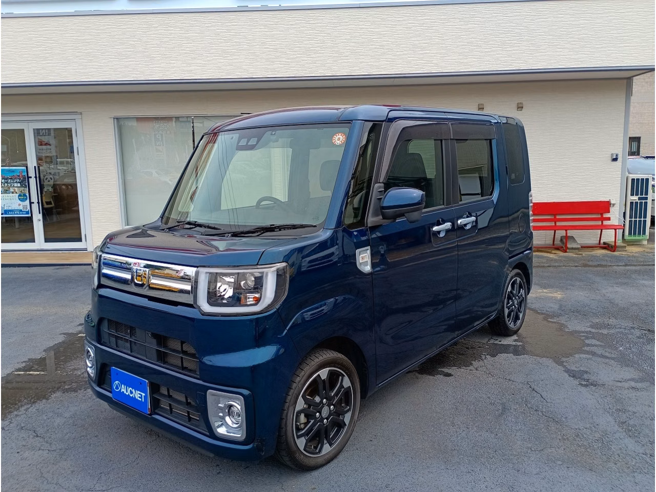 DAIHATSU WAKE
