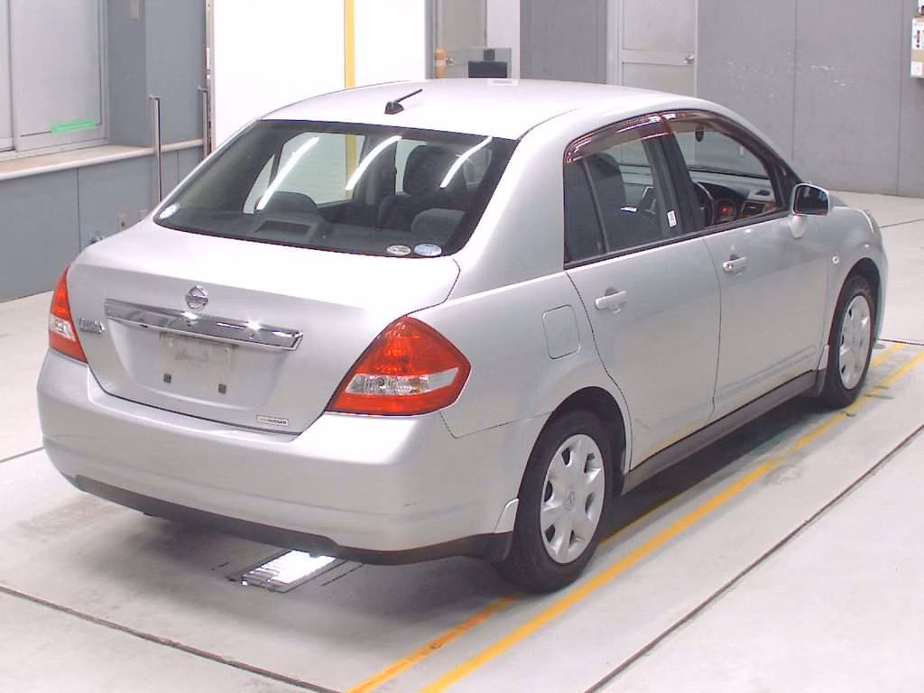 NISSAN TIIDA LATIO