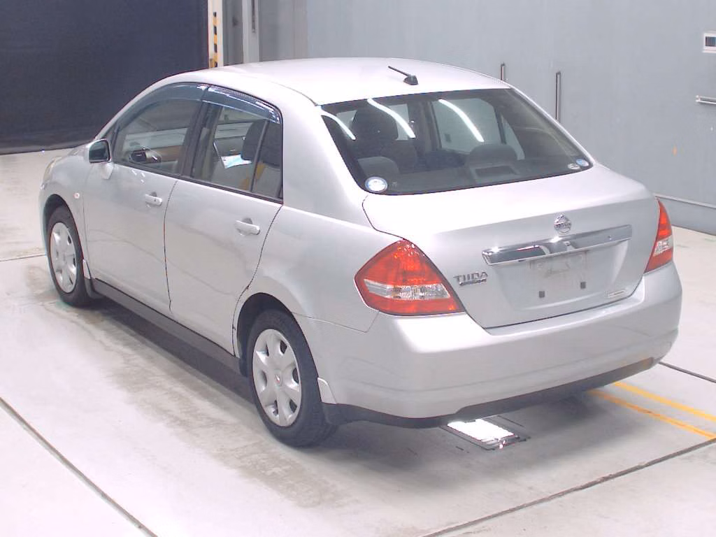 NISSAN TIIDA LATIO