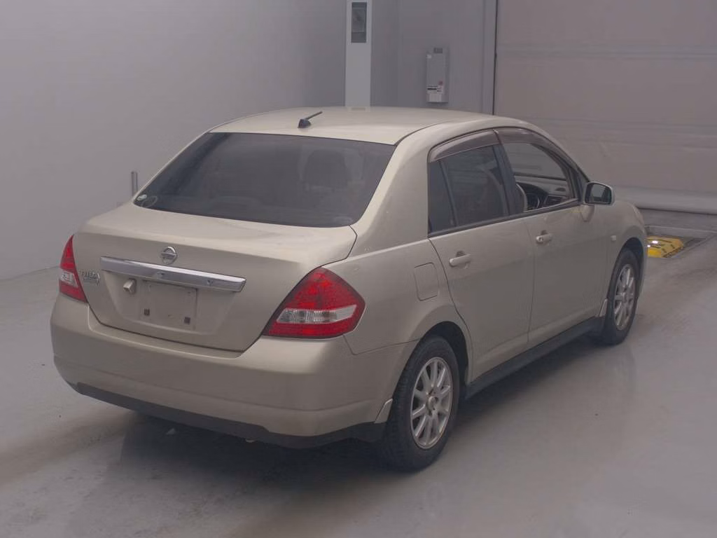 NISSAN TIIDA LATIO