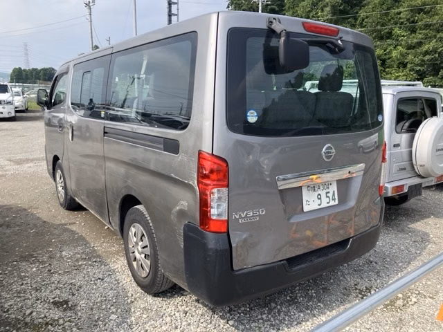 NISSAN NV350 CARAVAN