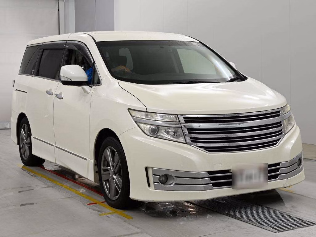 NISSAN ELGRAND