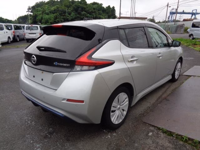 NISSAN LEAF