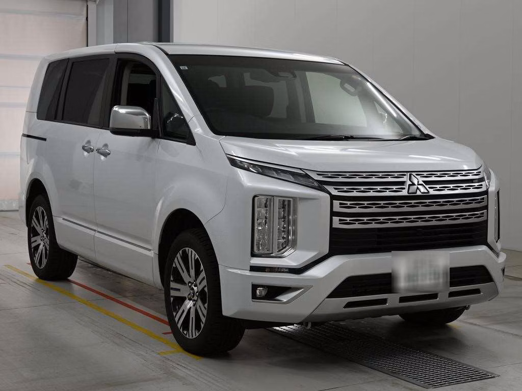 MITSUBISHI DELICA D:5