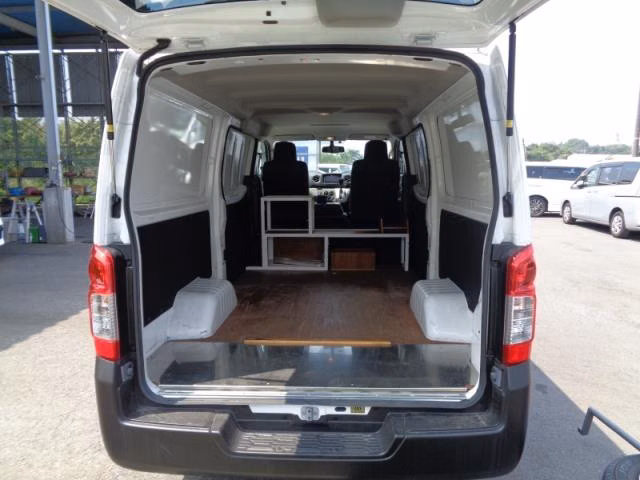 NISSAN NV350 CARAVAN