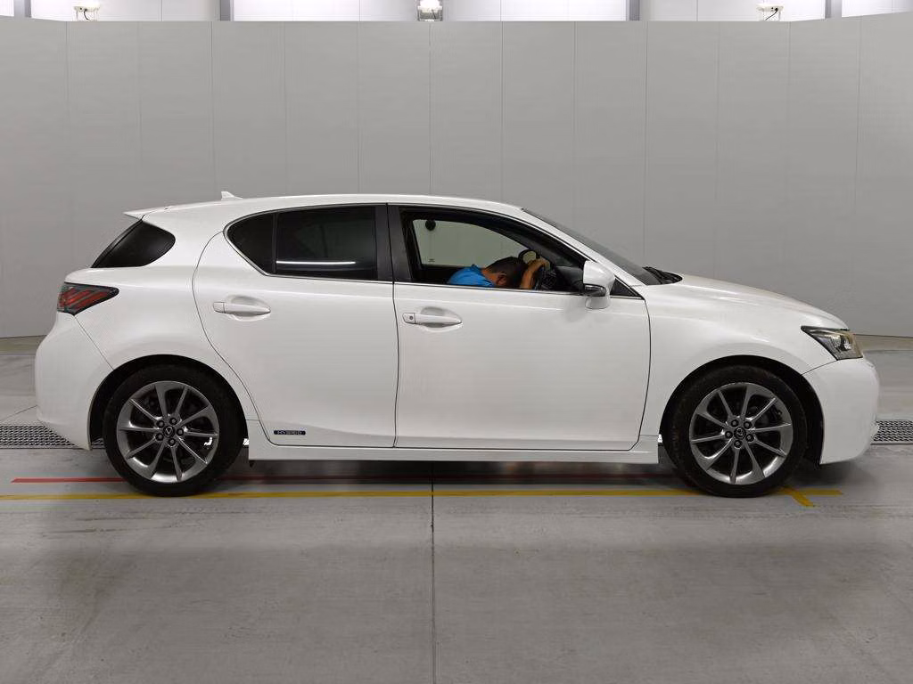 LEXUS CT200H