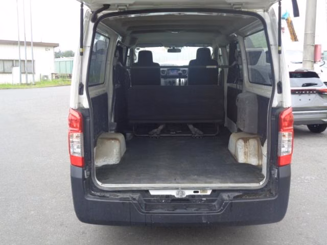 NISSAN NV350 CARAVAN
