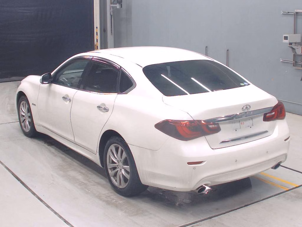 NISSAN FUGA