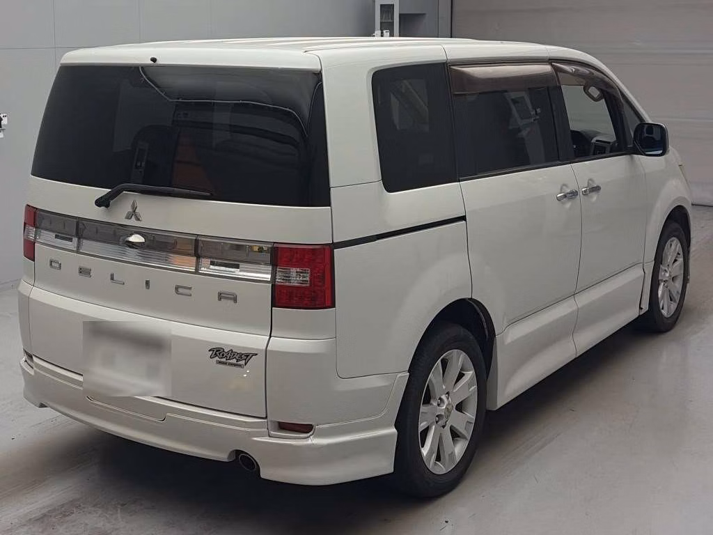 MITSUBISHI DELICA D:5