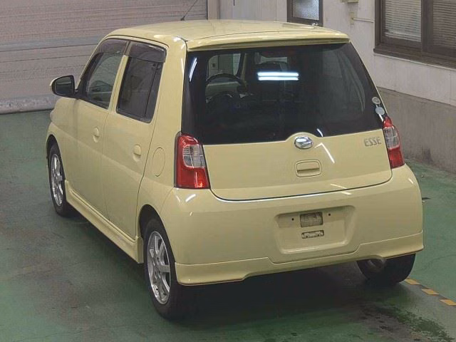 DAIHATSU ESSE