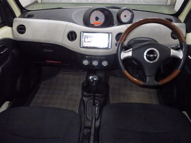 DAIHATSU ESSE