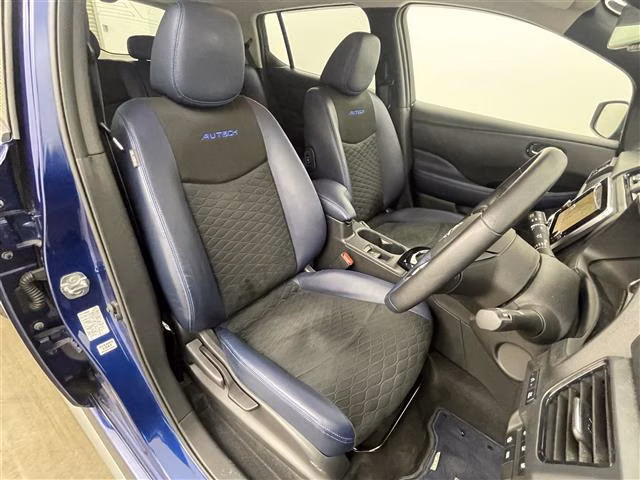 NISSAN LEAF