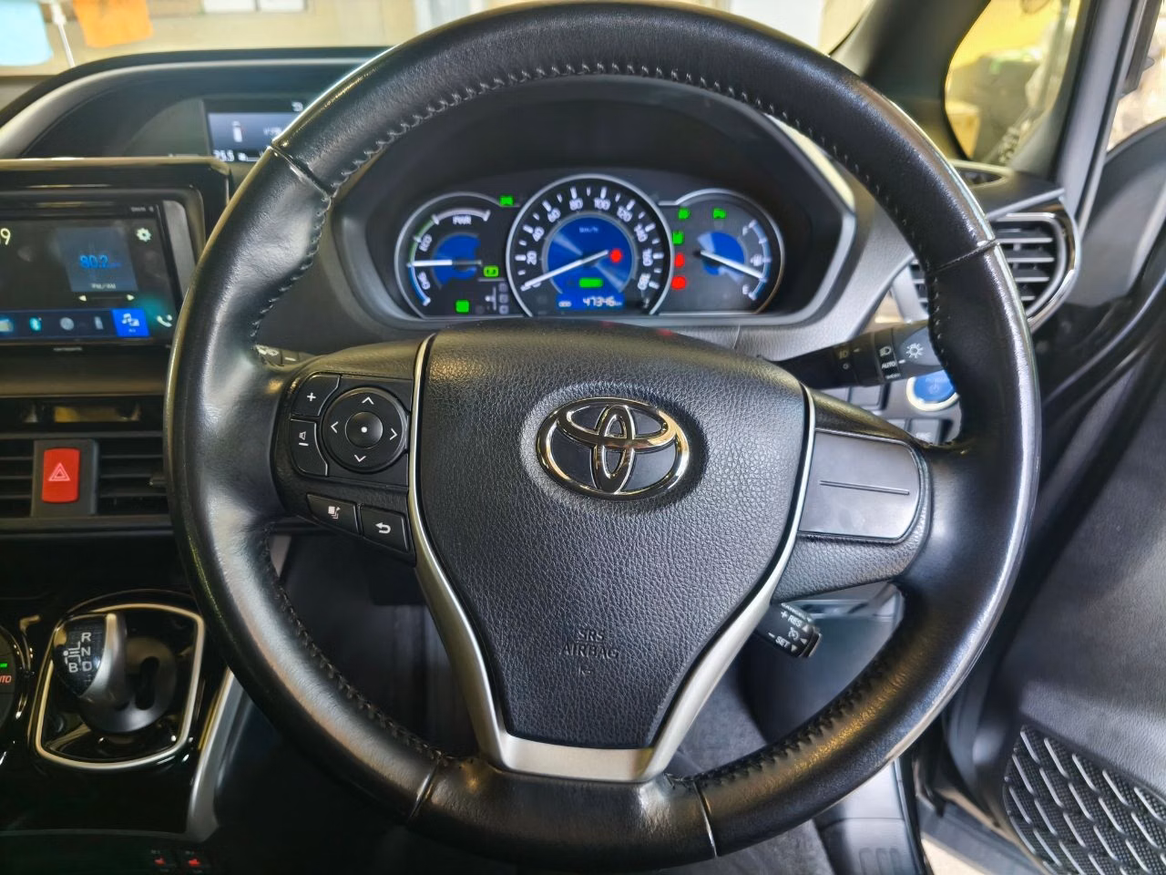 TOYOTA VOXY