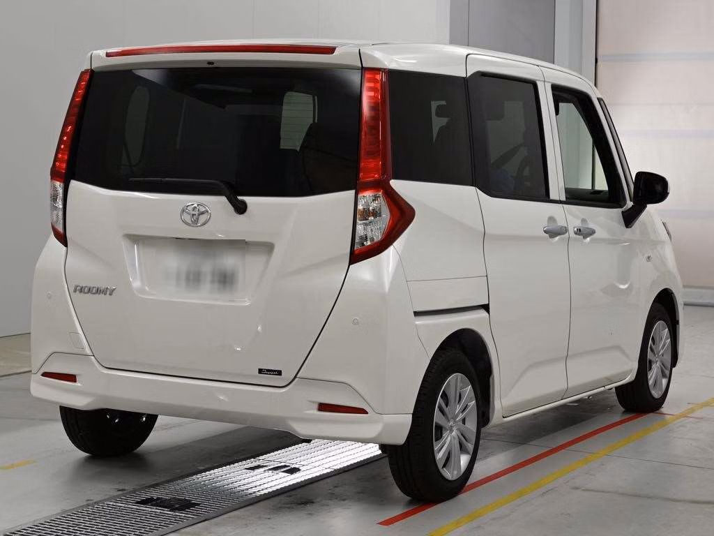 TOYOTA ROOMY