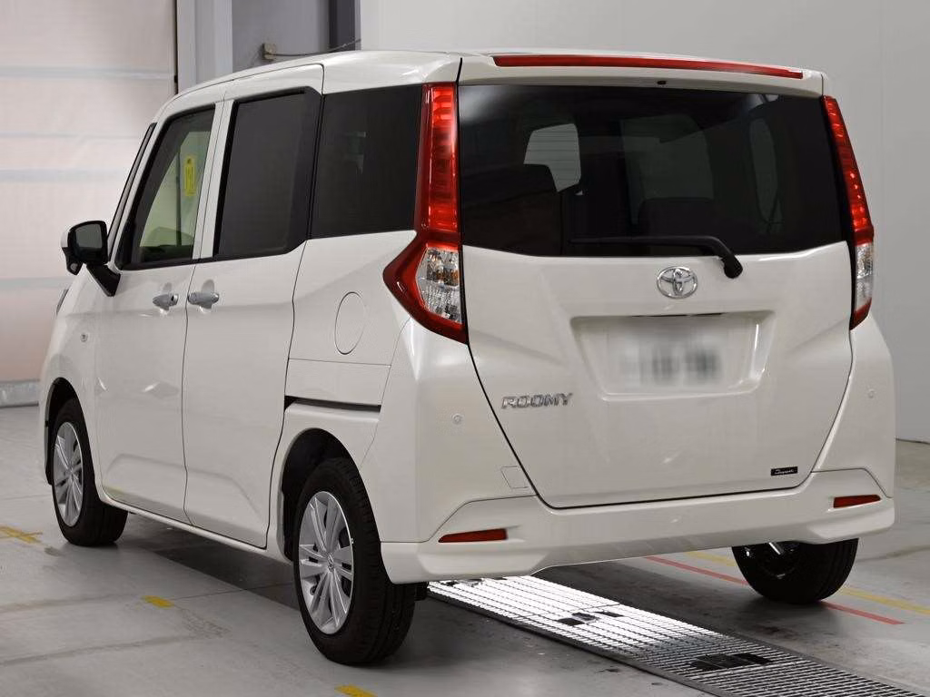 TOYOTA ROOMY