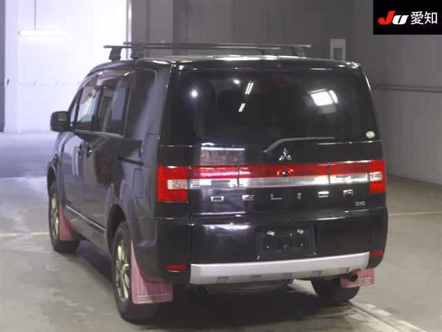 MITSUBISHI DELICA D:5
