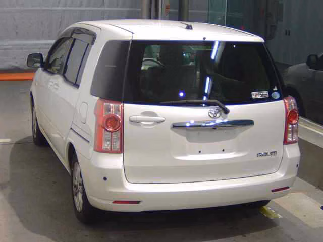 TOYOTA RAUM